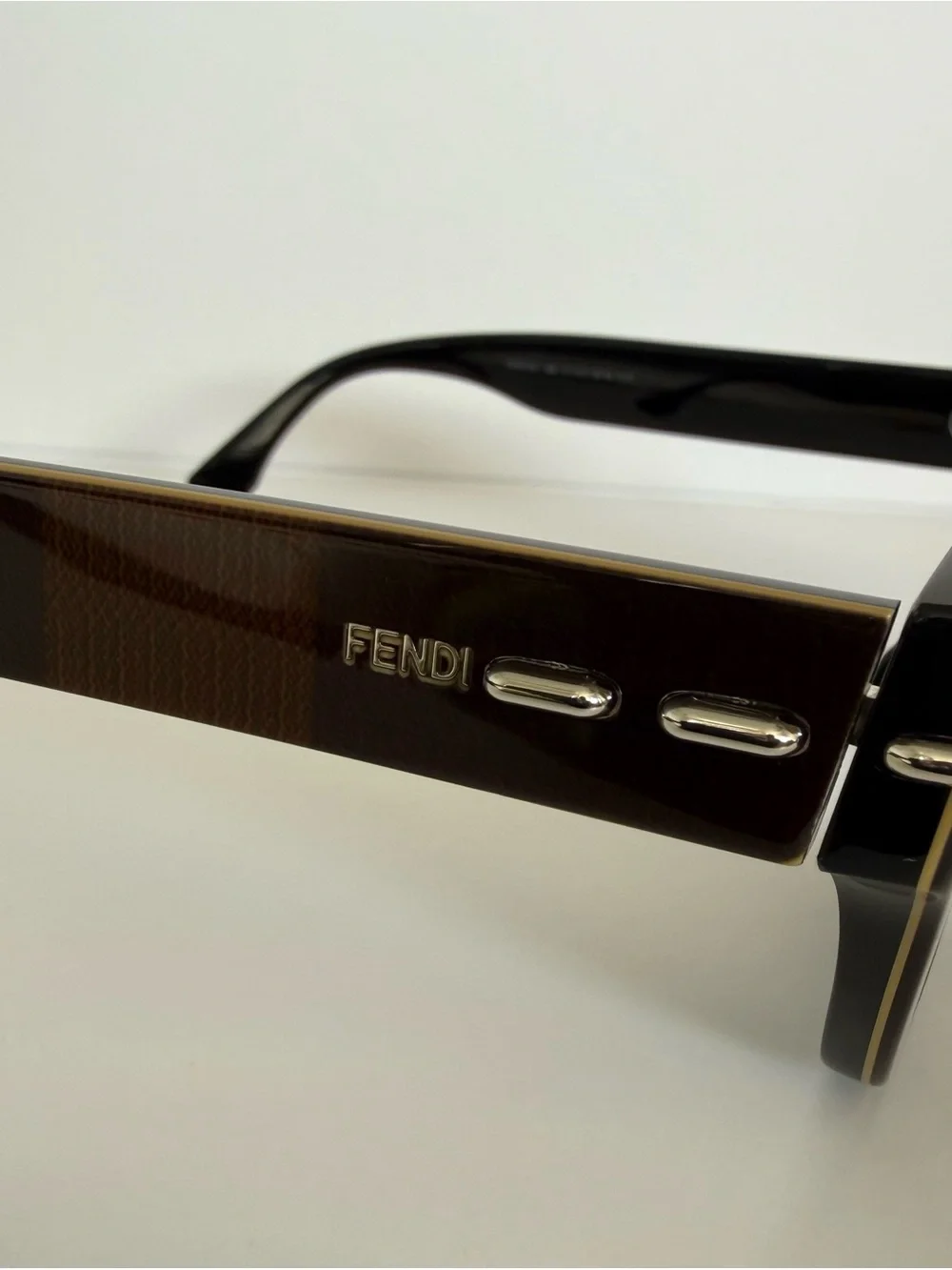 NEW!!! Fendi women sunglasses FE40191F 50E Authentic